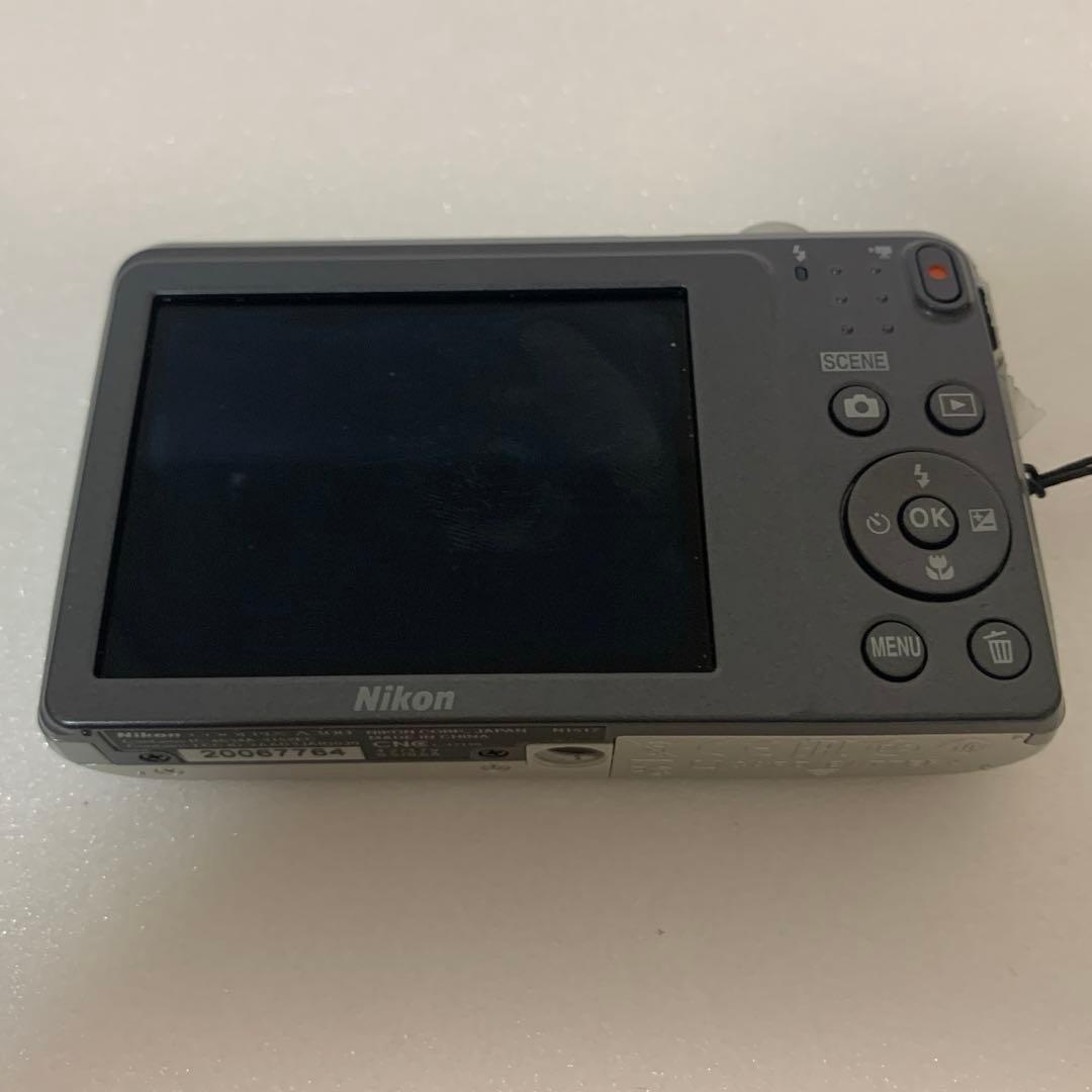 Nikon COOLPIX A300 シルバーコンパクトデジタルカメラ　ジャンク