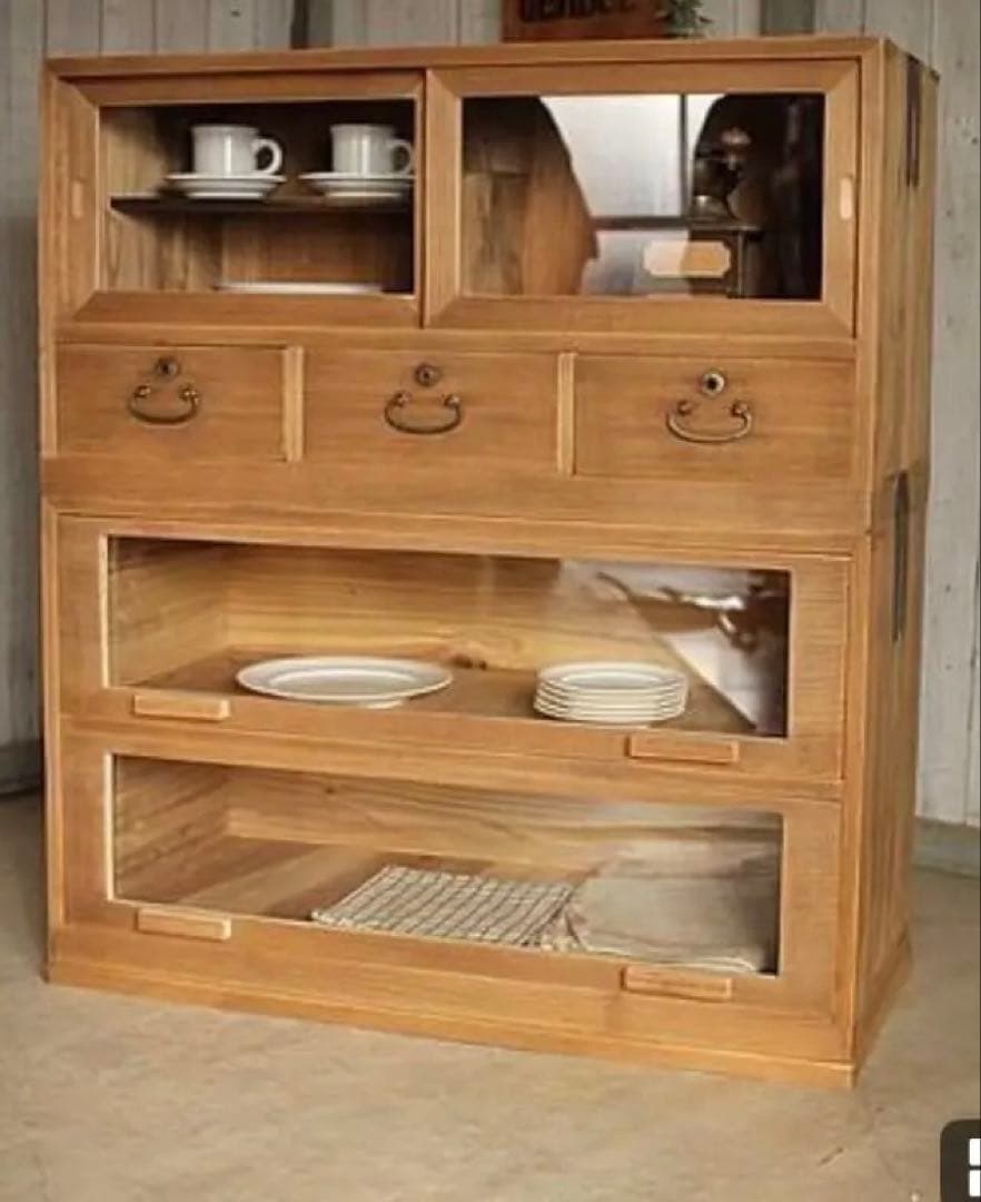 前面ガラス引き出し2段×ガラス戸棚×木製小引き出し3杯　食器棚　シャツケース
