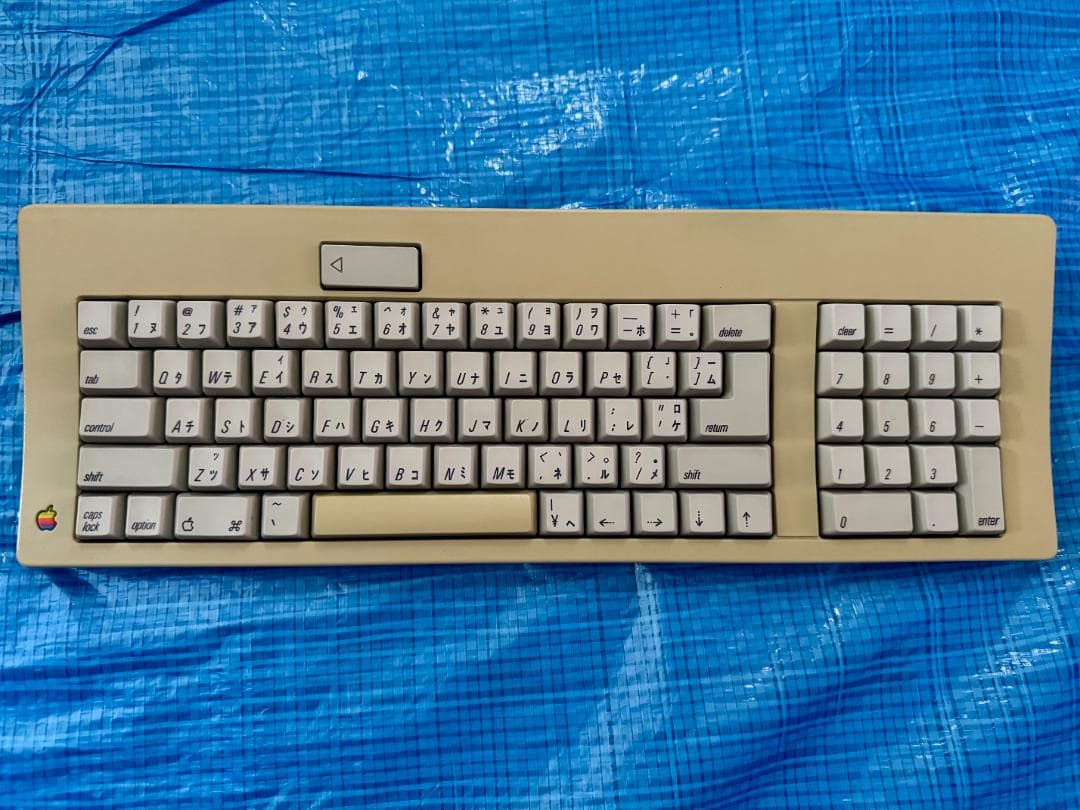 Mac Color ClassicII + 外付MOドライブ + メカニカルキー