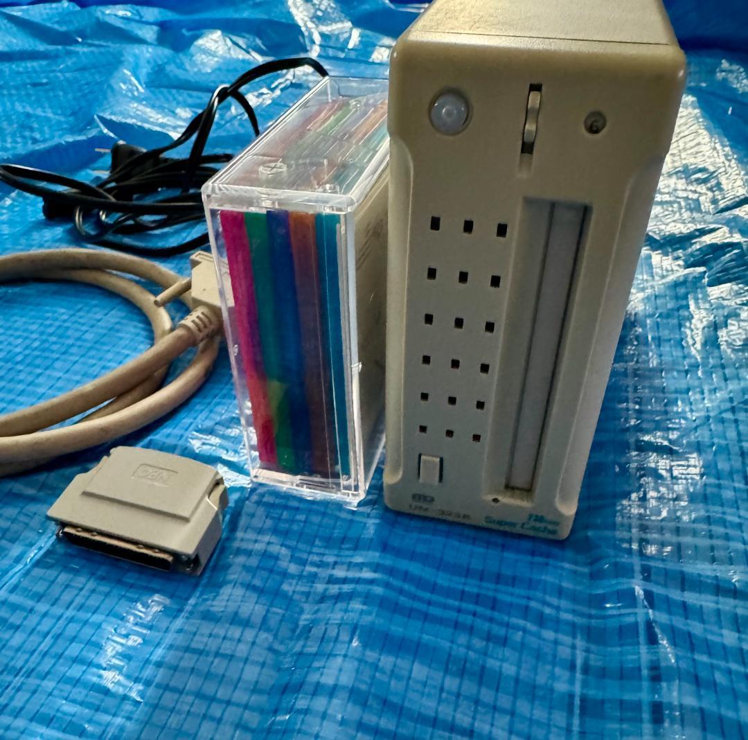 Mac Color ClassicII + 外付MOドライブ + メカニカルキー