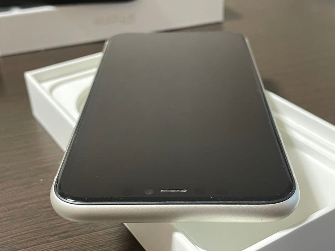 Apple iPhone 11 64G ホワイト