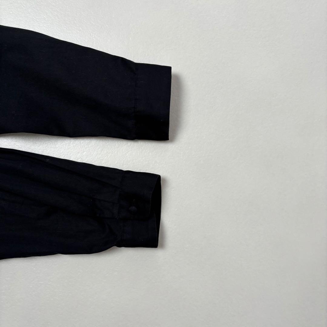 ツムグ　フロントタック裾プリーツコットンサテンブラウス 黒