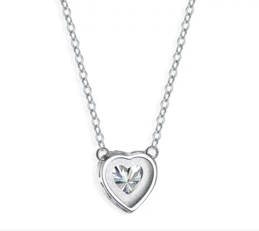 十割そばモアサナイト ホワイト シルバー925 ハート型ネックレス