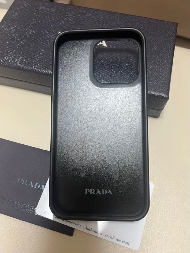 PRADA iPhone13pro用ケース