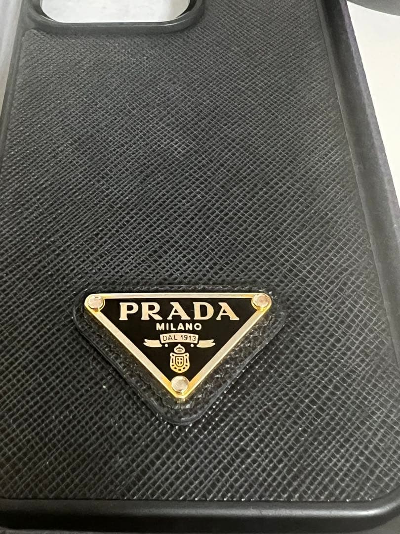 PRADA iPhone13pro用ケース