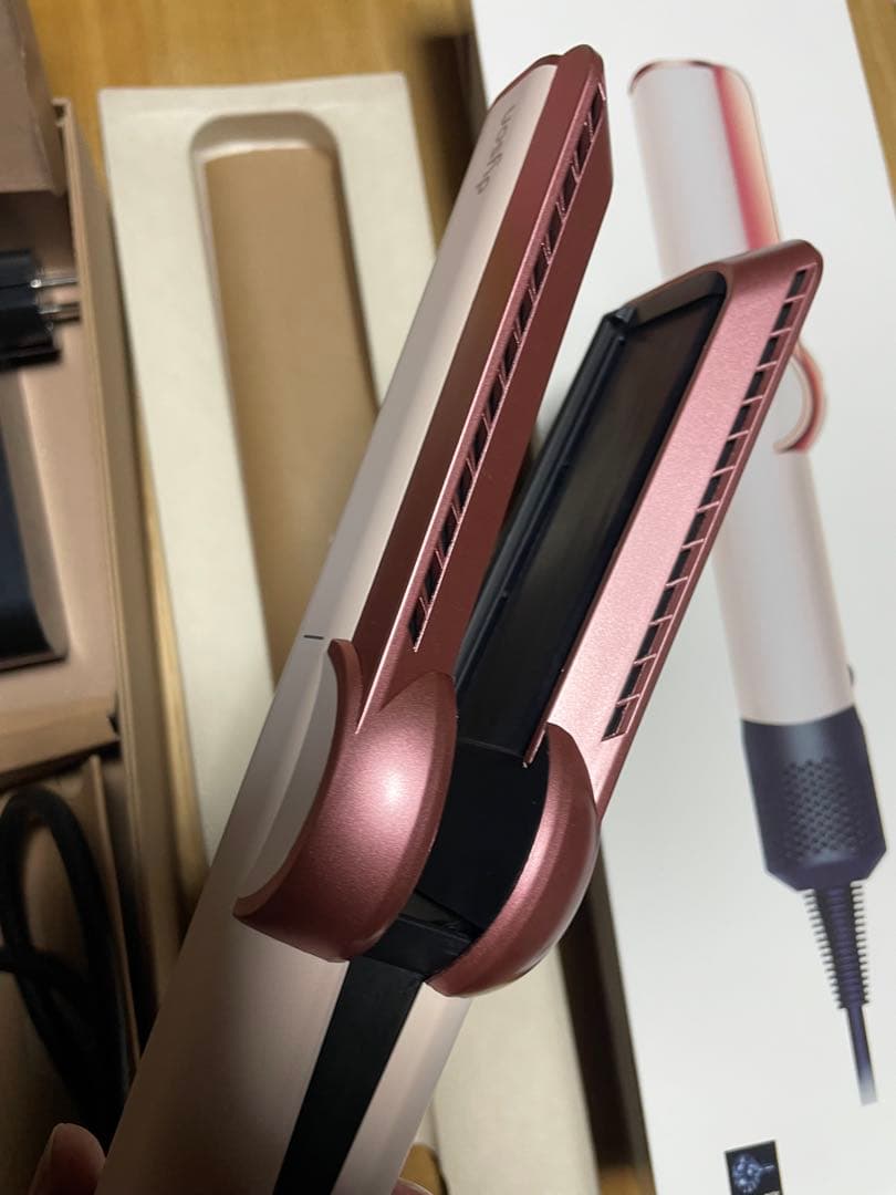 中国　韓国　ヨーロッパ　Dyson ドライヤー　ht01 ストレイトナー