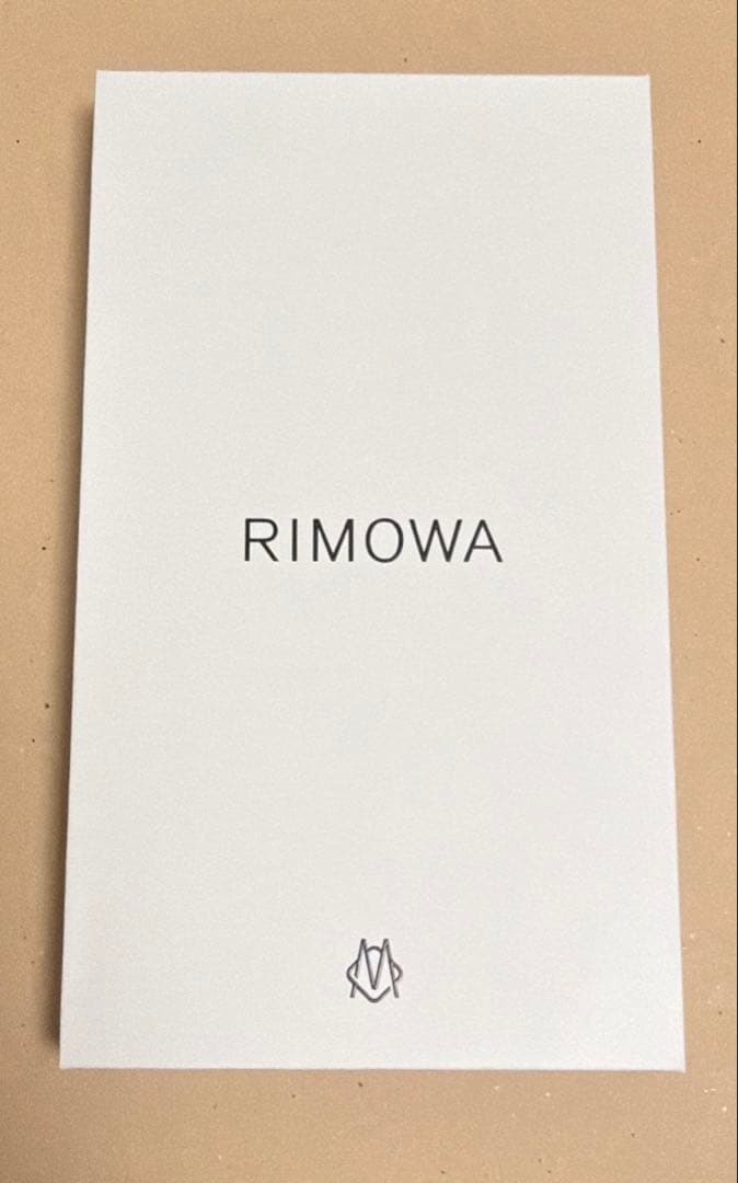 RIMOWA iPhoneケース iPhone17ProMax用 シルバー