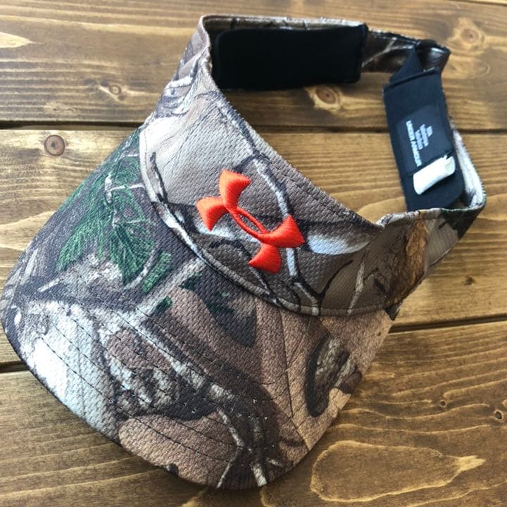 レア⭐︎アンダーアーマー　サンバイザー　リアルツリー