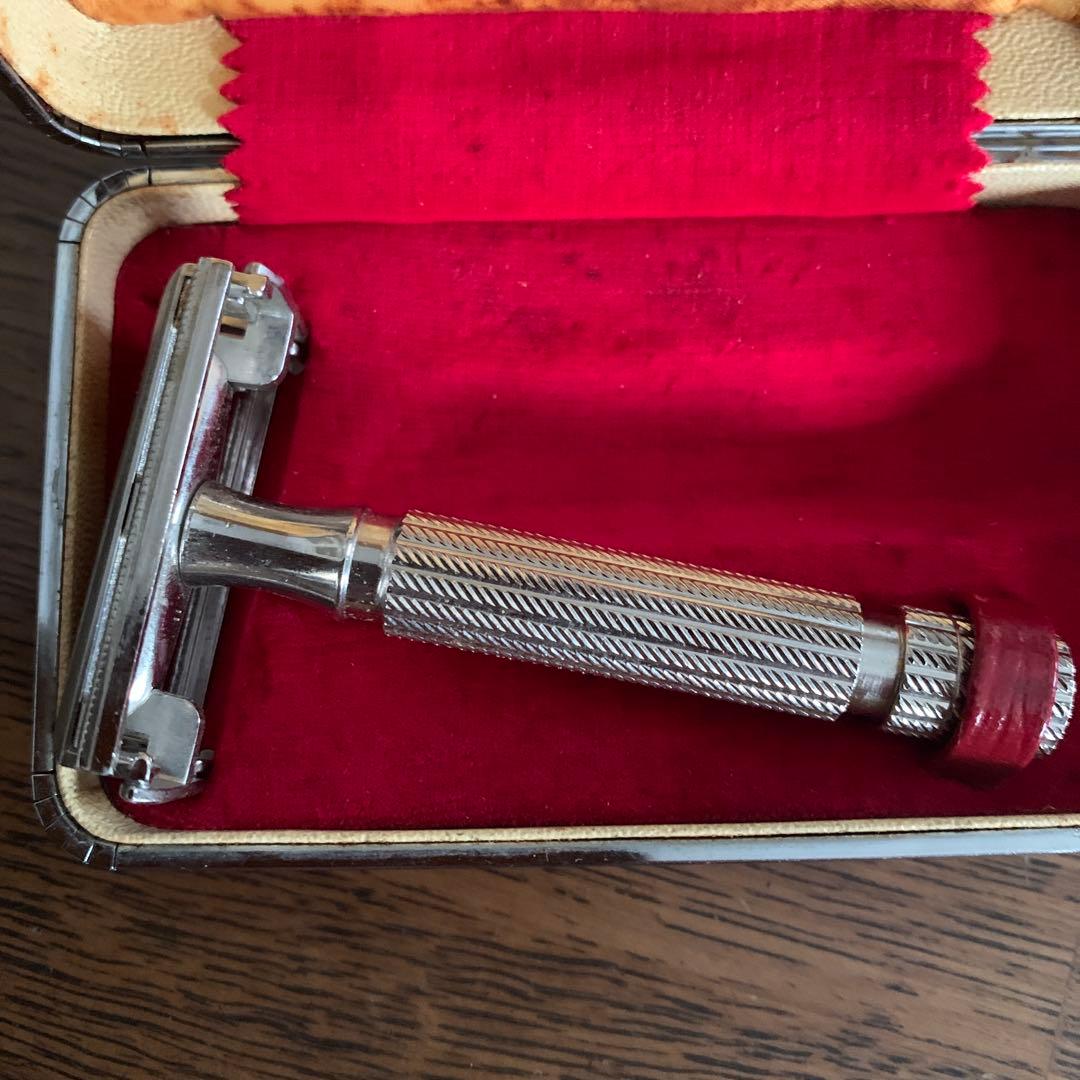 Gillette（ジレット）」のヴィンテージ・セーフティレイザー（両刃カミソリ)