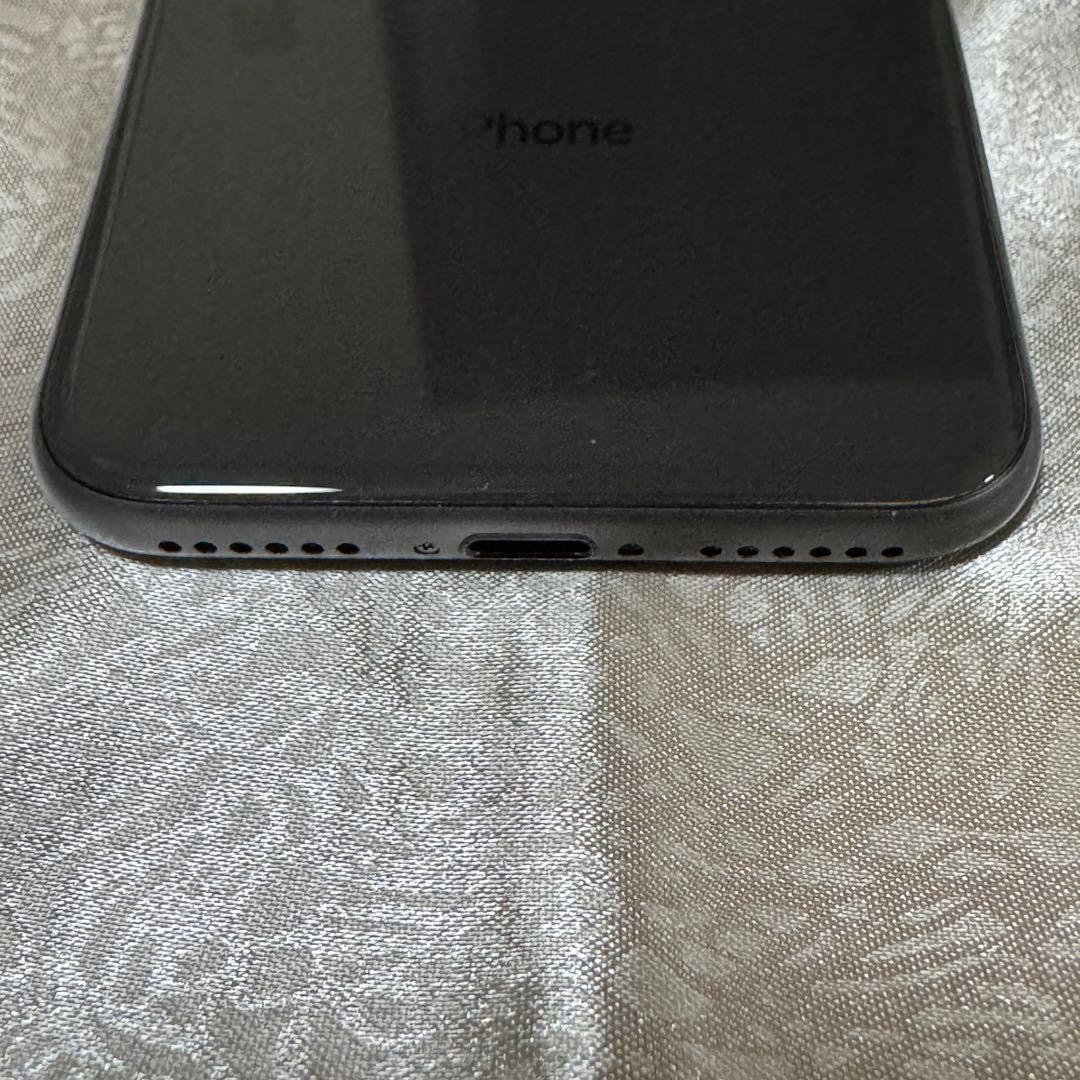 美品　Apple iPhone 8 ブラック 本体　訳アリ