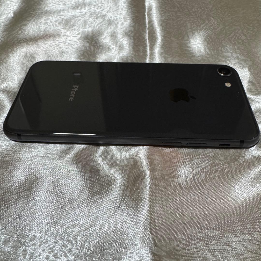 美品　Apple iPhone 8 ブラック 本体　訳アリ