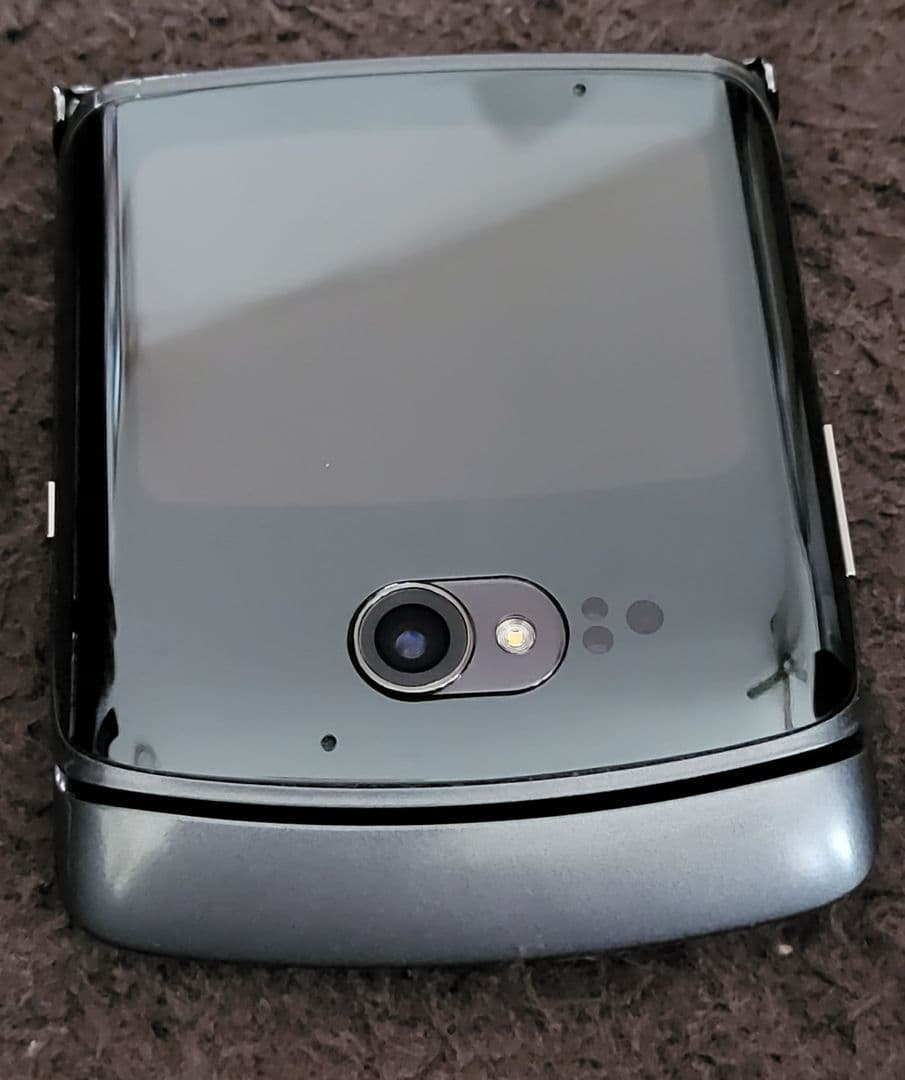 motorola razr 5g 1年使用　国内購入　基盤交換済