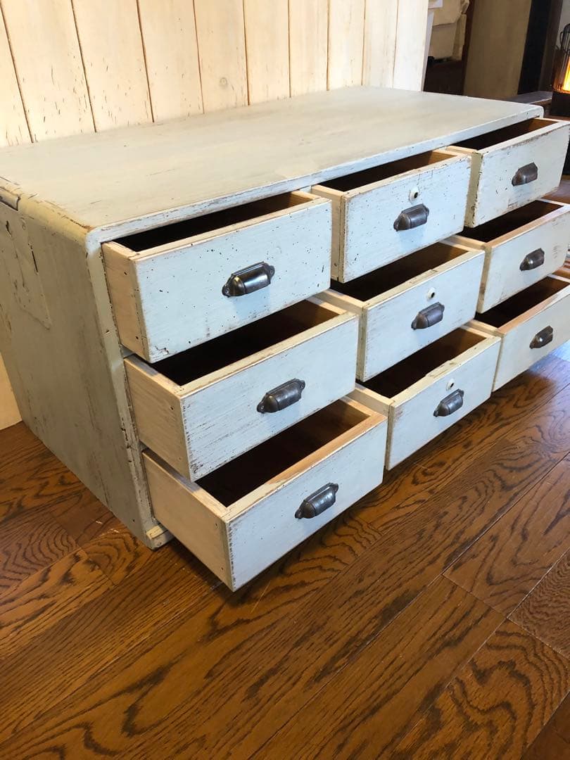 ■レトロ■古い木シャビーな引き出し９杯箪笥　ローボード
