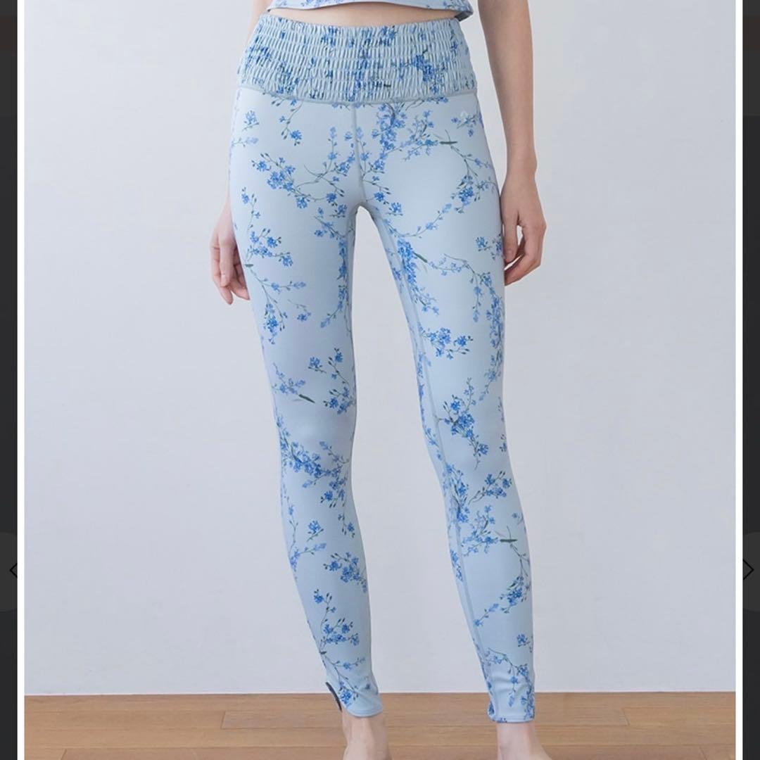 新品【SUKALA】 スプリングフラワーシャーリングレギンス　 Mサイズ