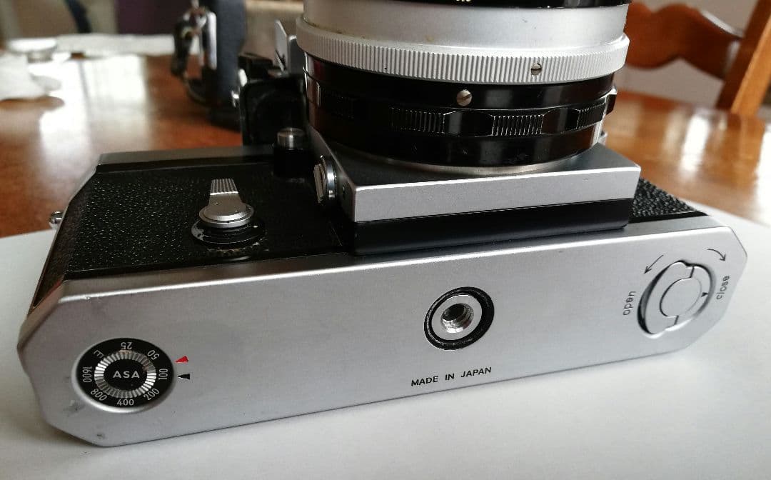 Nikon F 一眼レフ　フィルムカメラ　レンズ付き