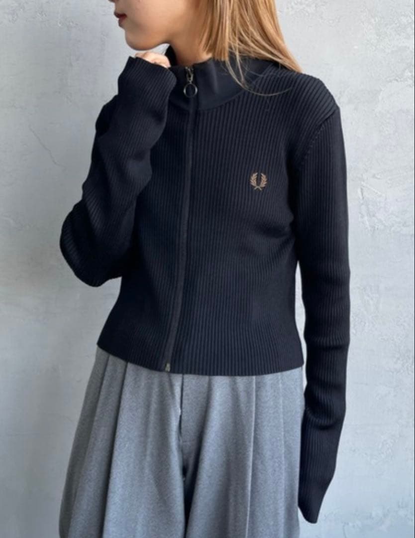 ⭐︎くりくり様⭐︎FRED PERRY ブルゾン、ブラックリブカーディガン