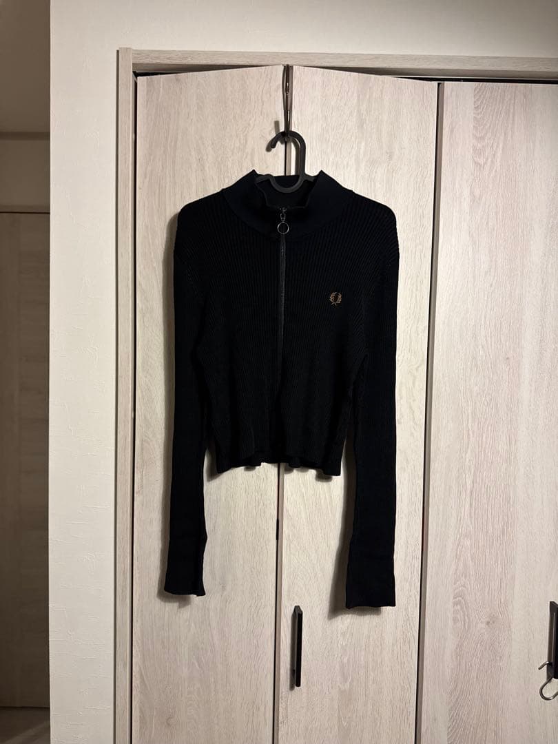 ⭐︎くりくり様⭐︎FRED PERRY ブルゾン、ブラックリブカーディガン