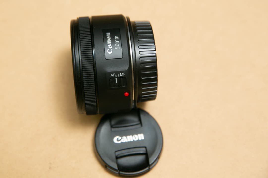 Canon EF 50mmF1.8 STM 純正フード付き