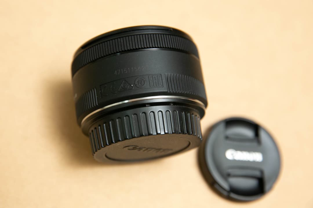 Canon EF 50mmF1.8 STM 純正フード付き