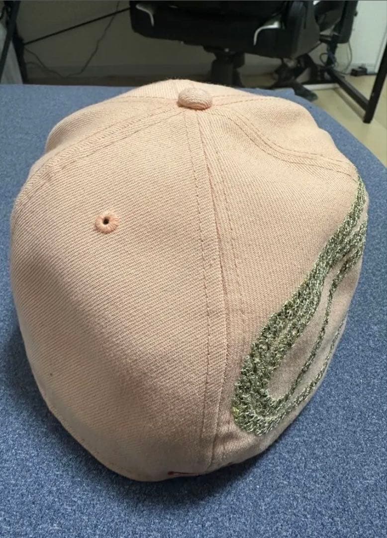 あ supreme NEWERA ピンクキャップ