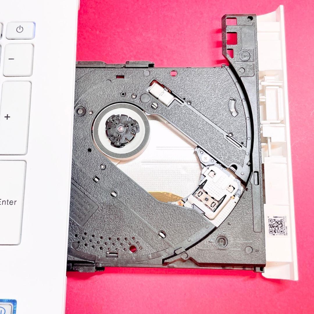 Windows11✨️Corei7✨️薄型ノートパソコン✨️SSDカメラ大容量1TB白