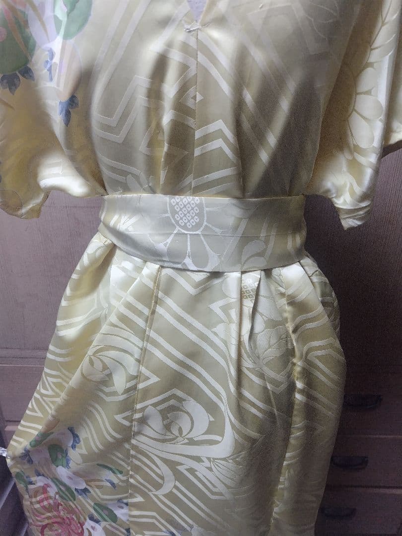 orihime振袖絹ストール付きリメイクワンピースです。