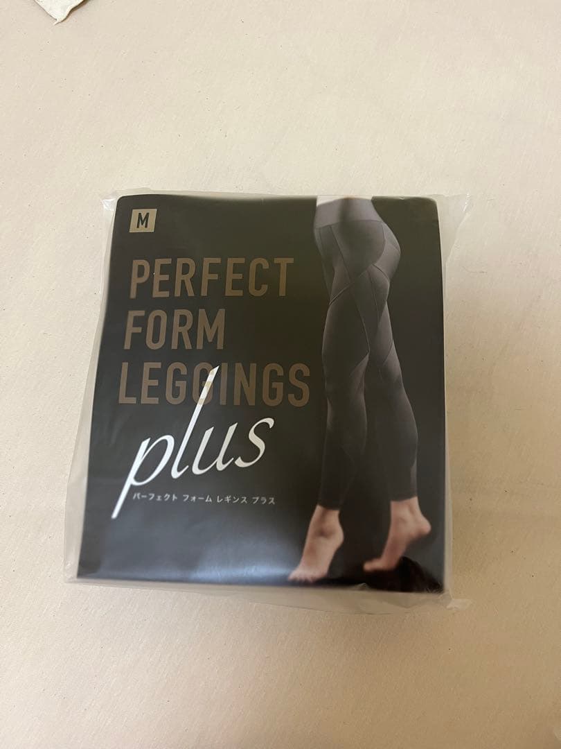 rintosull（ピラティス）トップス&レギンス　Mサイズ、靴下×2