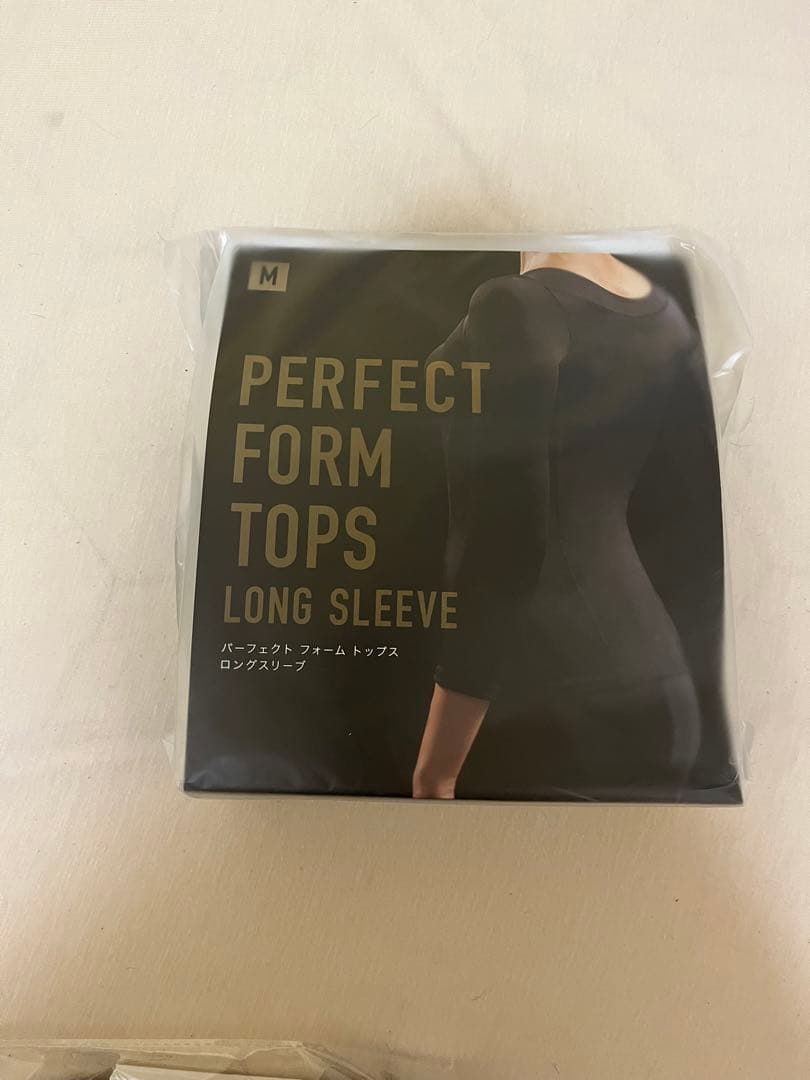 rintosull（ピラティス）トップス&レギンス　Mサイズ、靴下×2