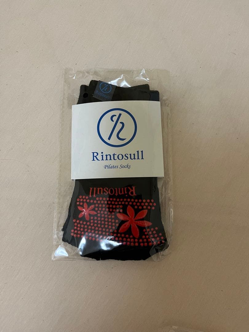 rintosull（ピラティス）トップス&レギンス　Mサイズ、靴下×2