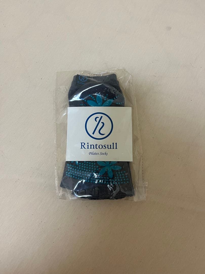 rintosull（ピラティス）トップス&レギンス　Mサイズ、靴下×2
