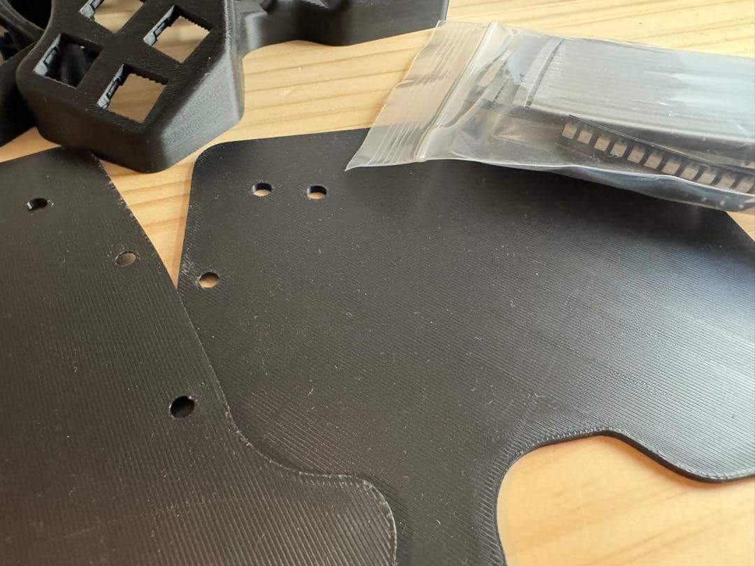 bastard keyboards Scylla PCBとパーツ類とケース