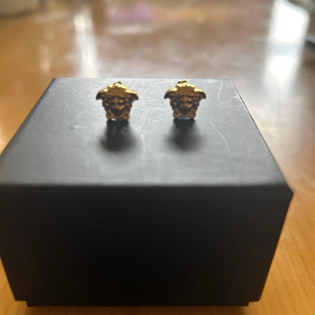 VERSACE ゴールド メデューサ ピアス