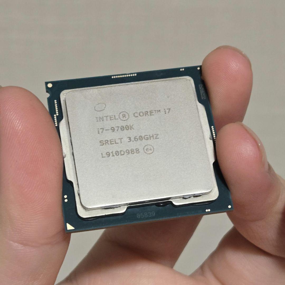 Intel Core i7 9700K プロセッサー（CPU）