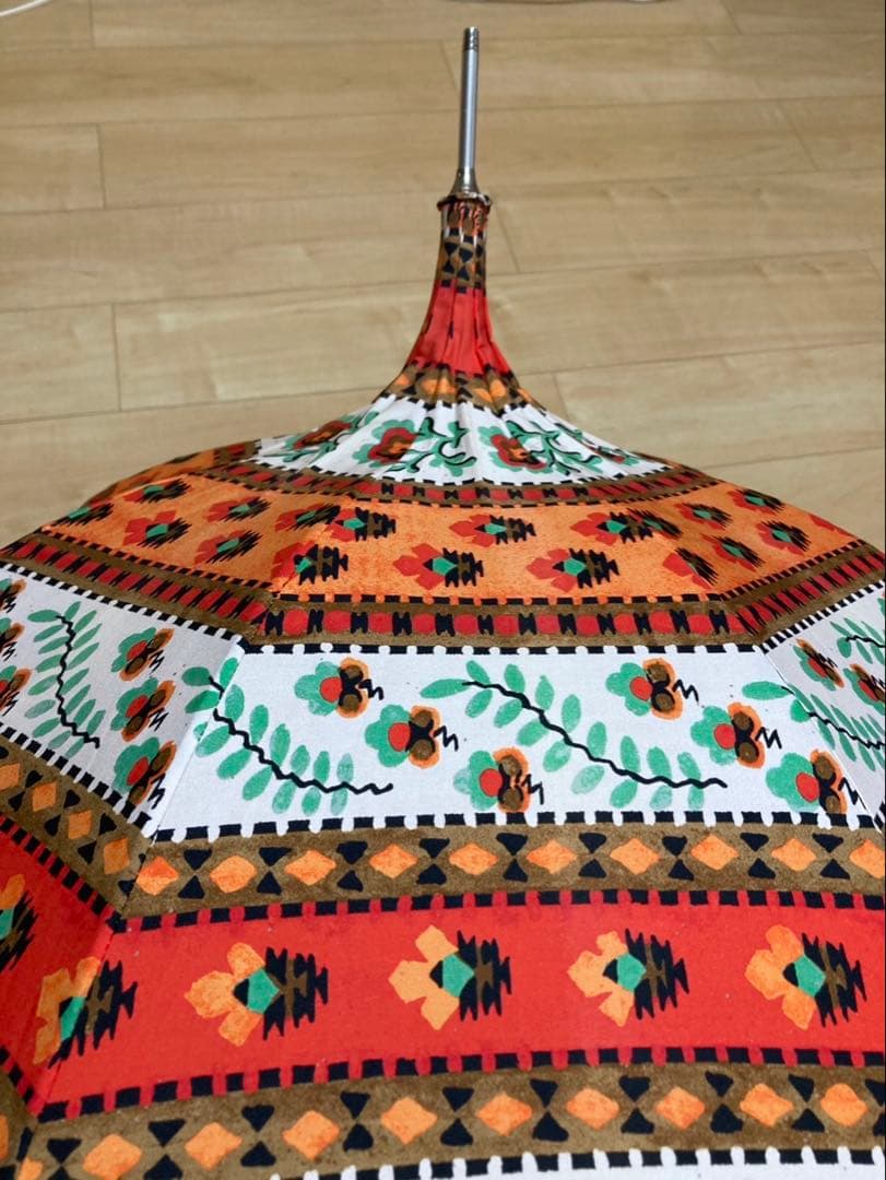 ヴィヴィアンウエストウッド　晴雨兼用　日傘　傘 パコダ型　刺繍　花柄