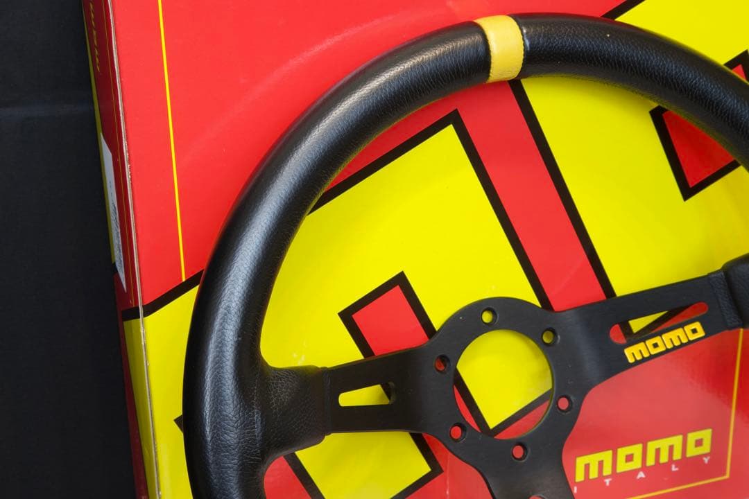 モモ(Momo) ステアリング MOD.08 35パイ BK M-58