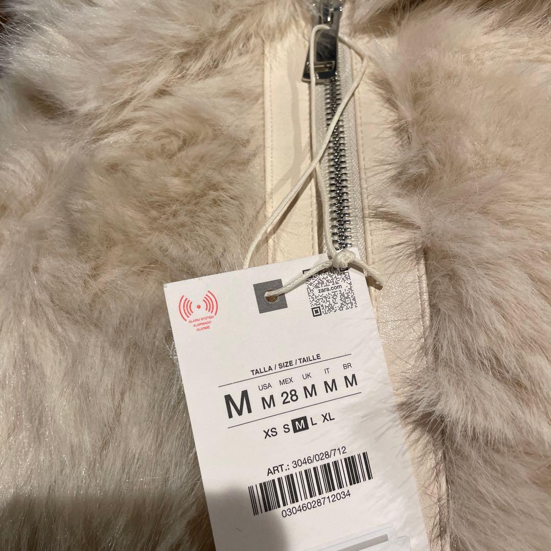 タグ付き新品★ZARAのフェイクファーボンバージャケット★エクリュ色★Mサイズ