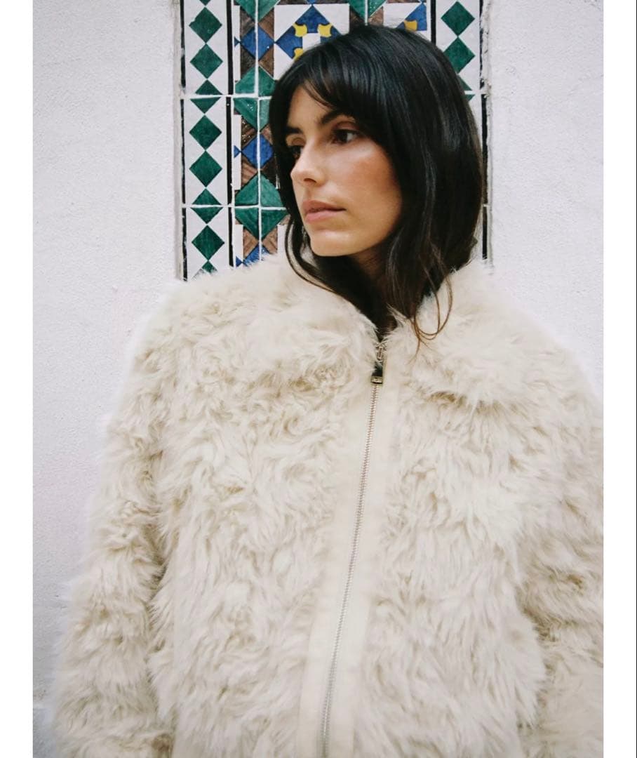 タグ付き新品★ZARAのフェイクファーボンバージャケット★エクリュ色★Mサイズ