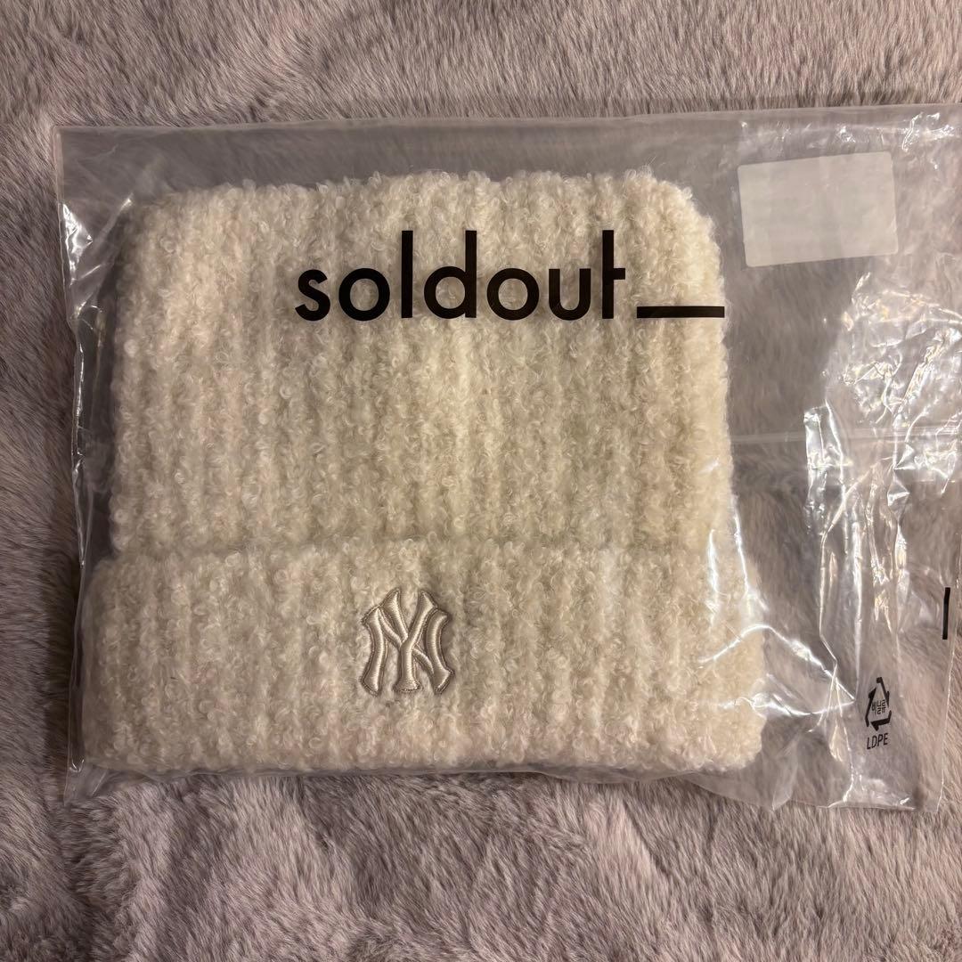 【新品未使用】アイボリー ニット帽 猫耳デザイン ヤンキース