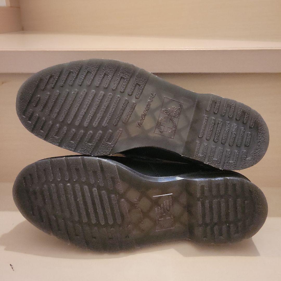 【日本限定】Dr. Martensエイドリアンフリンジローファー白ステッチ革靴