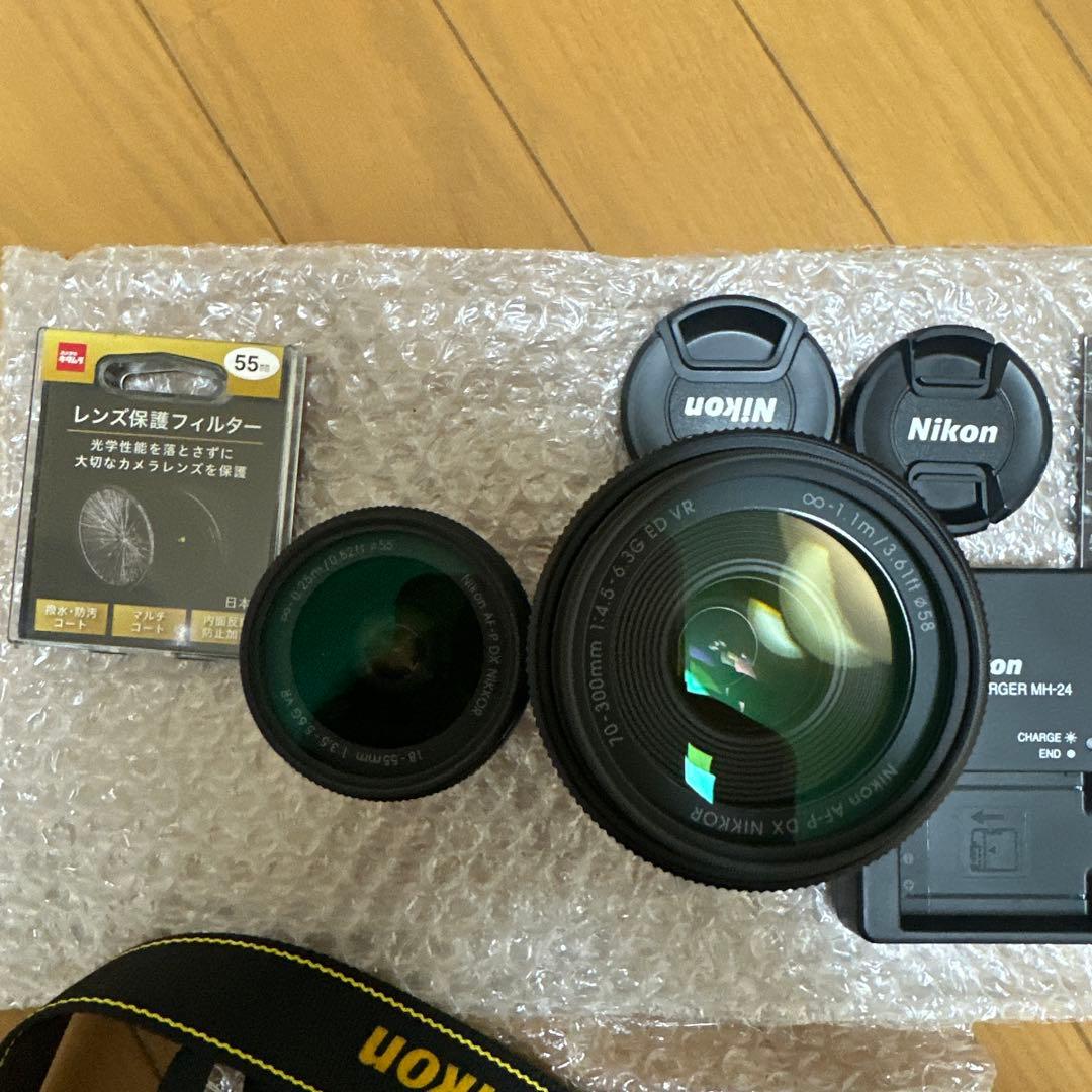 Nikon D5600デジタル一眼レフカメラ 本体とレンズ2本シャッター数719