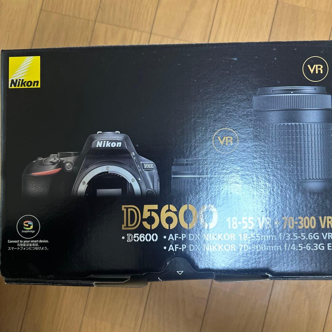 Nikon D5600デジタル一眼レフカメラ 本体とレンズ2本シャッター数719