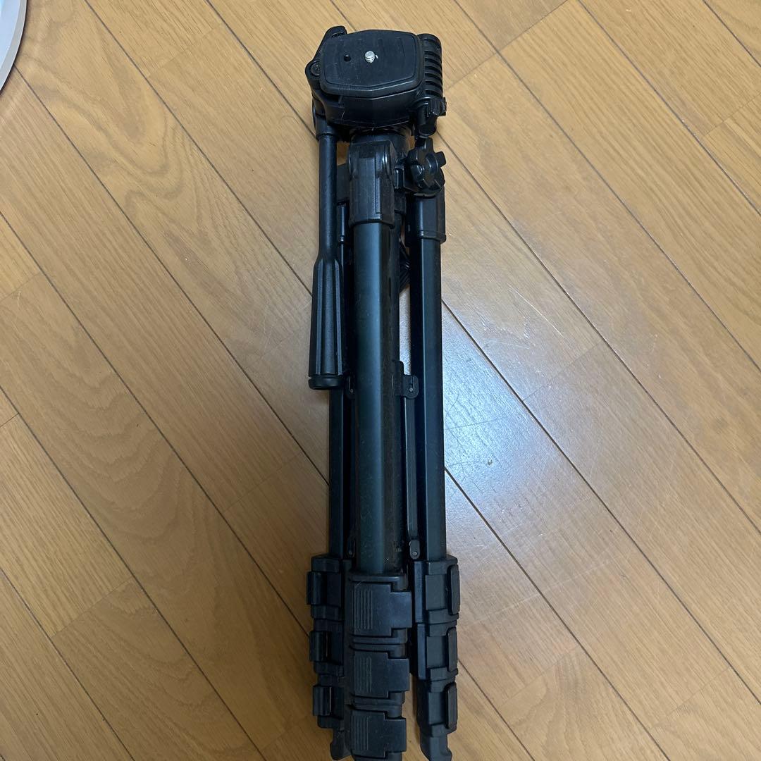 Nikon D5600デジタル一眼レフカメラ 本体とレンズ2本シャッター数719