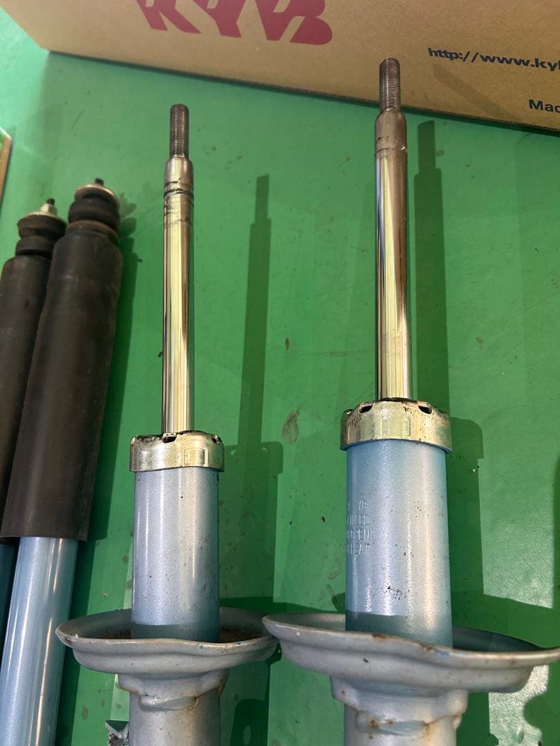 None KYB NEW SR SPECIALショックアブソーバー 4本セット