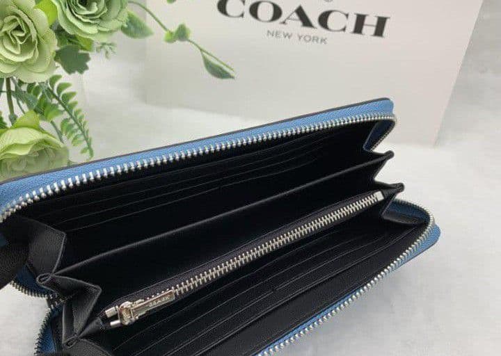 新品未使用コーチ長財布ブルーロングジップストラップ付レディースメンズ送料無料