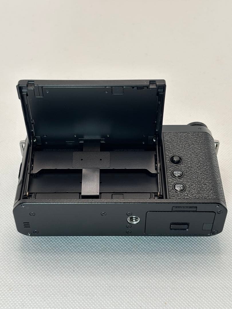 FUJIFILM 富士フイルム X-E4 ボディ ブラック★たった３ショット★