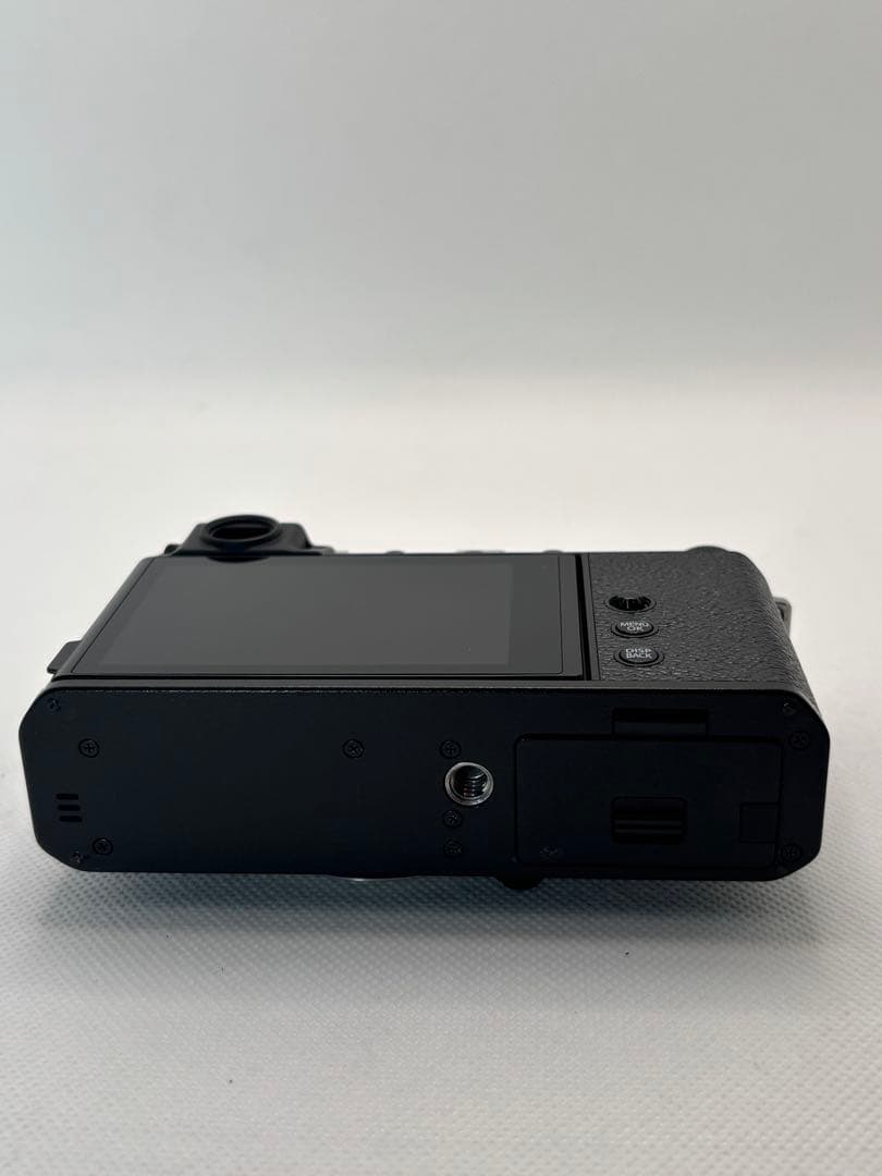 FUJIFILM 富士フイルム X-E4 ボディ ブラック★たった３ショット★