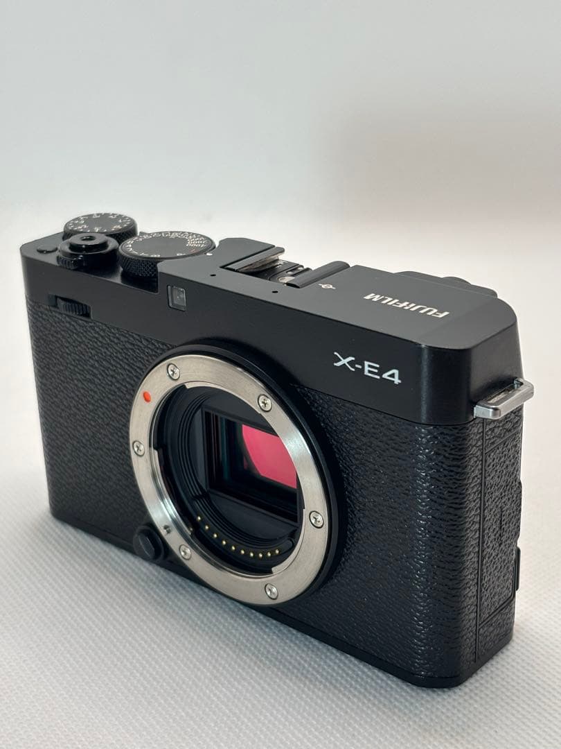 FUJIFILM 富士フイルム X-E4 ボディ ブラック★たった３ショット★
