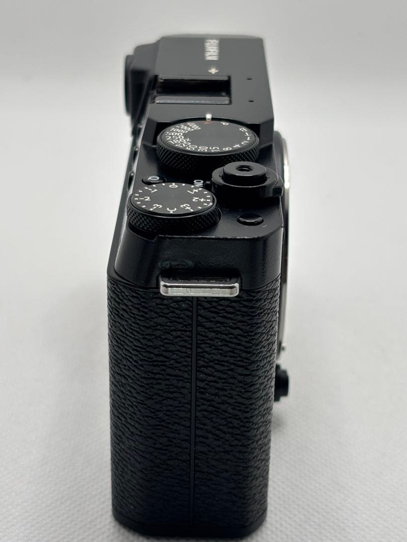 FUJIFILM 富士フイルム X-E4 ボディ ブラック★たった３ショット★