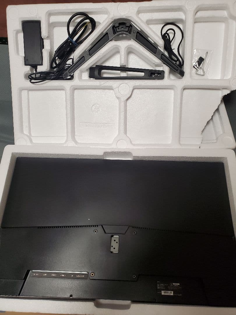 IRIE 27インチ 4K IPSモニター FFF-LD27P2