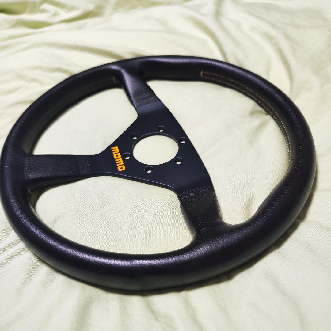 momo ステアリングホイール 3スポーク 黒　made in italy